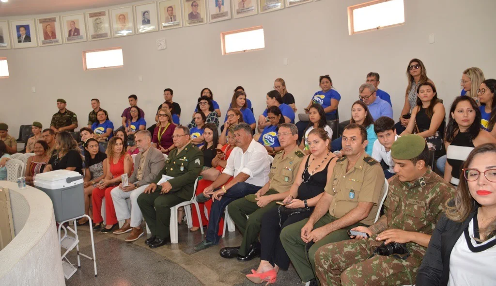 Sessão solene reuniu expressivo número de convidados