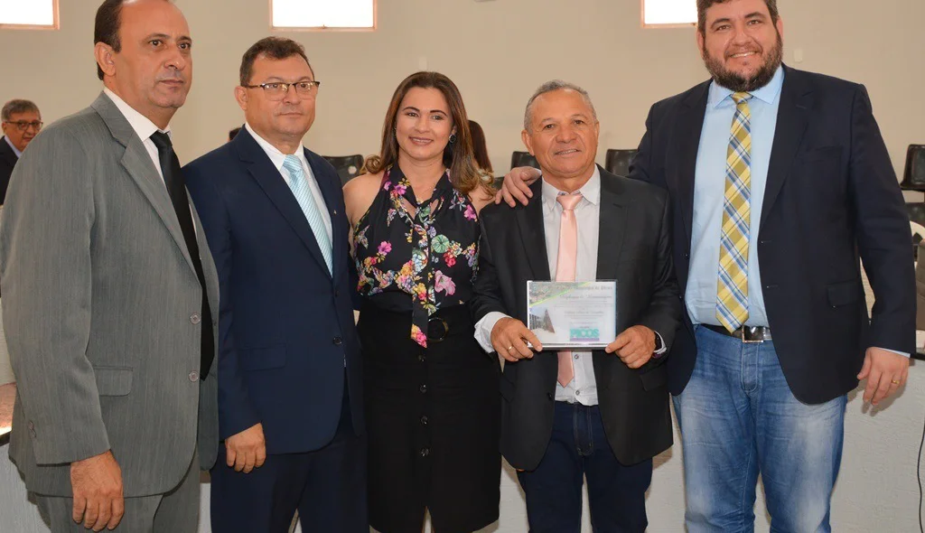 Vice-prefeito Edilson Carvalho com vereadores