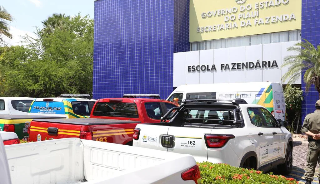 Entrega de veículos as secretarias estaduais 