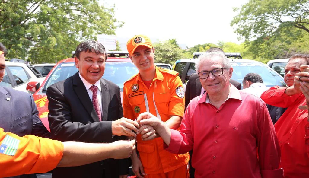 Entrega de viatura para o Corpo de Bombeiros
