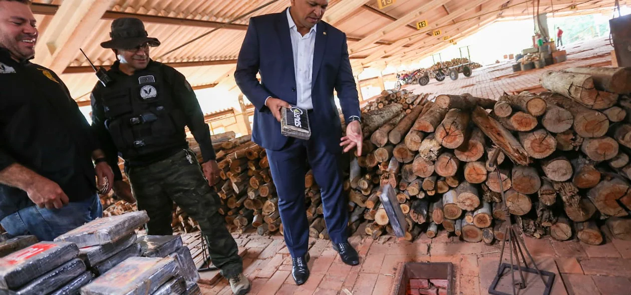 Secretário Fábio Abreu acompanhou incineração de uma tonelada de cocaína