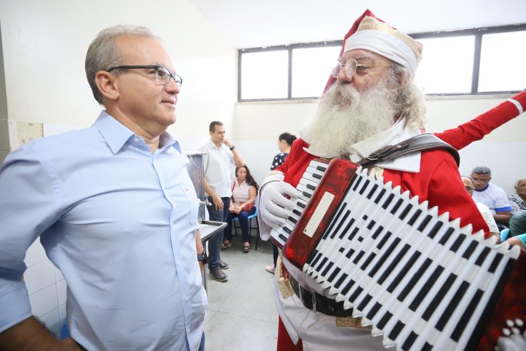 Firmino Filho conversa com o Papai Noel 