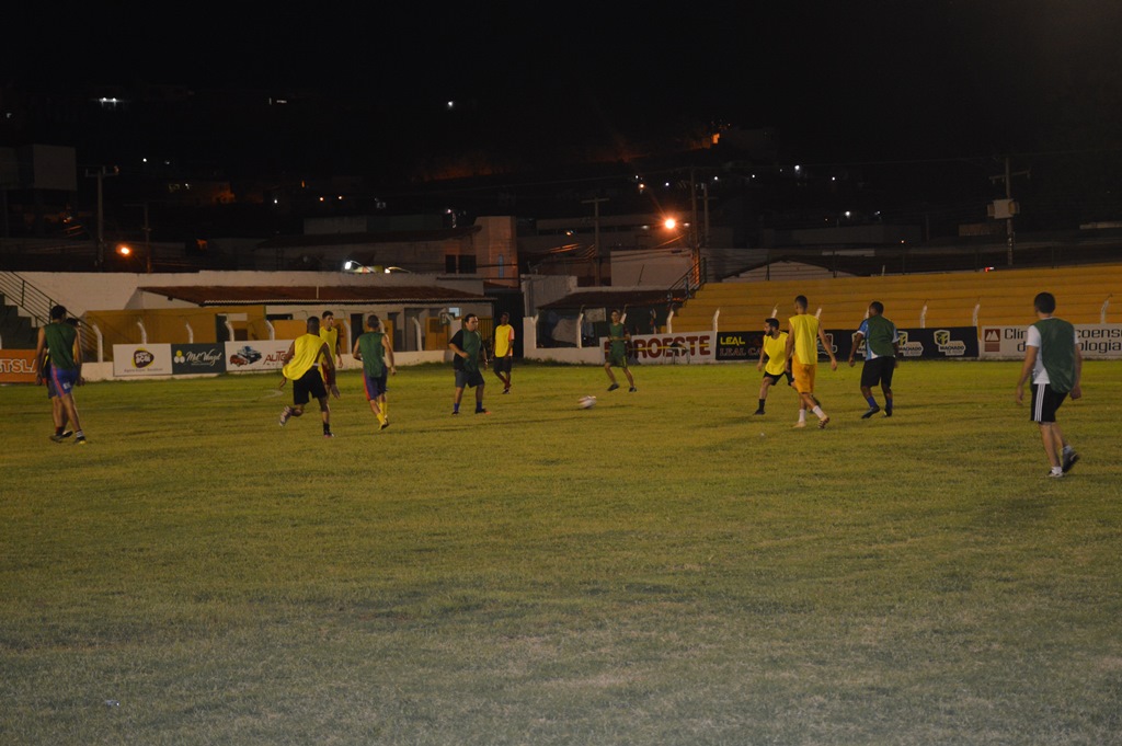 Prefeitura de Picos e Câmara de  Vereadores realizam jogo festivo
