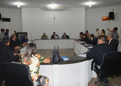 Câmara de Picos zera a pauta e entra de recesso