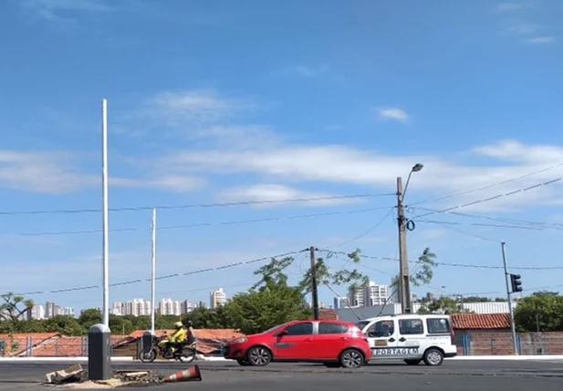 Cancela instalada na Avenida Higino Cunha dará mais segura ao tráfego de veículos