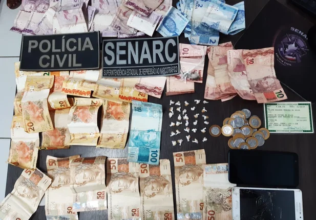 Material apreendido em poder do casal