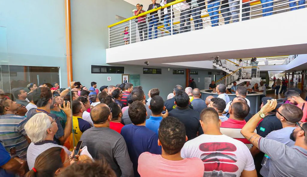 Motoristas de aplicativo durante manifestação na Câmara Municipal