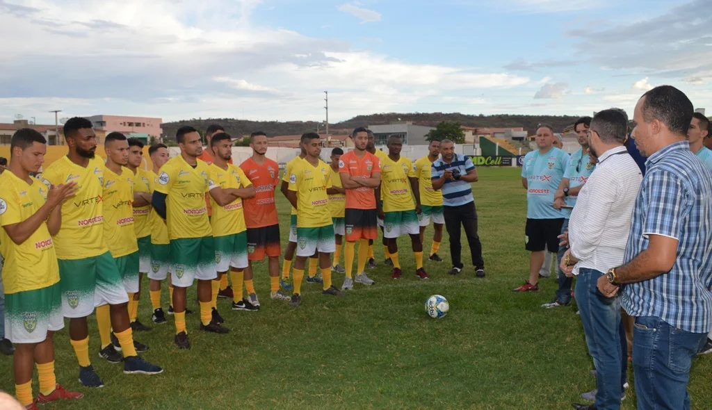 Apresentação foi no Estádio Helvídio Nunes