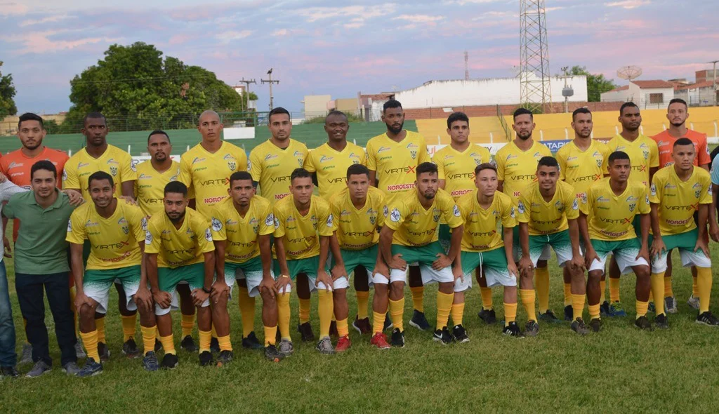 Atletas do Picos apresentados à torcida