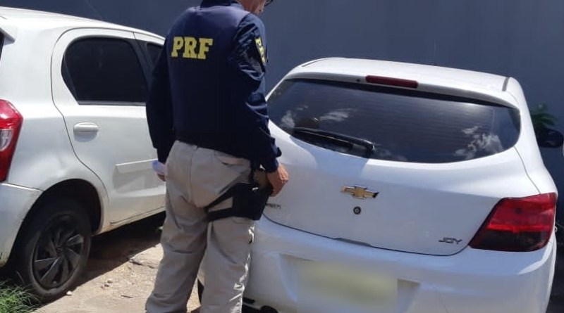 Carro apreendido pela PRF 