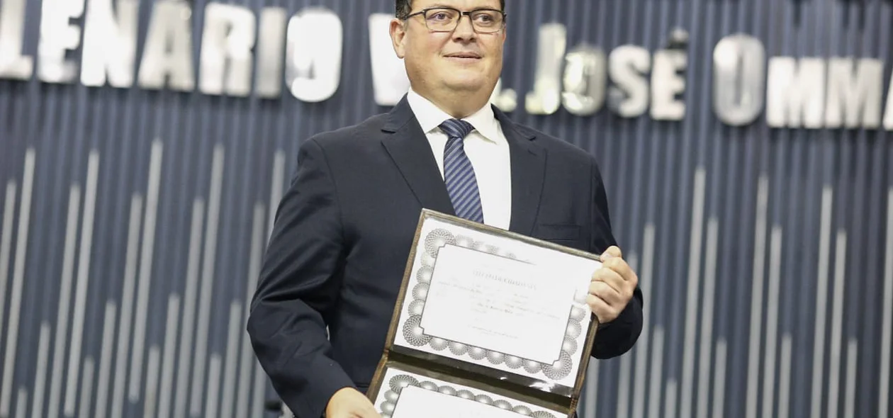 Marco Aurélio Maia recebe homenagem