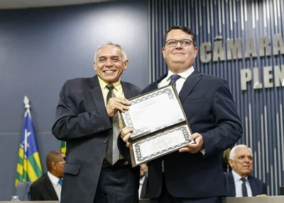 Marco Aurélio Maia recebe título de cidadão teresinense na Câmara Municipal