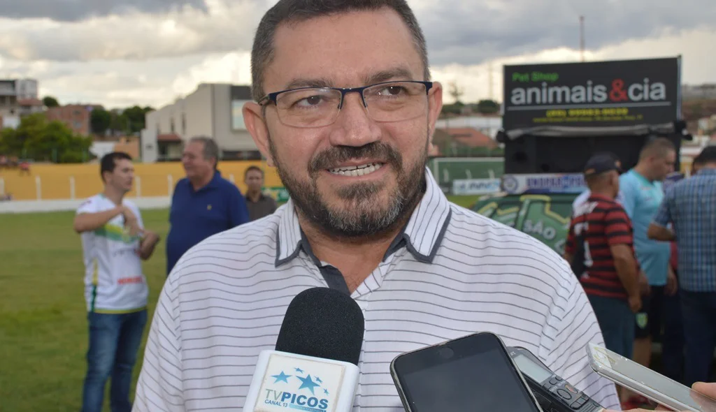 Padre Walmir reforça apoio ao clube