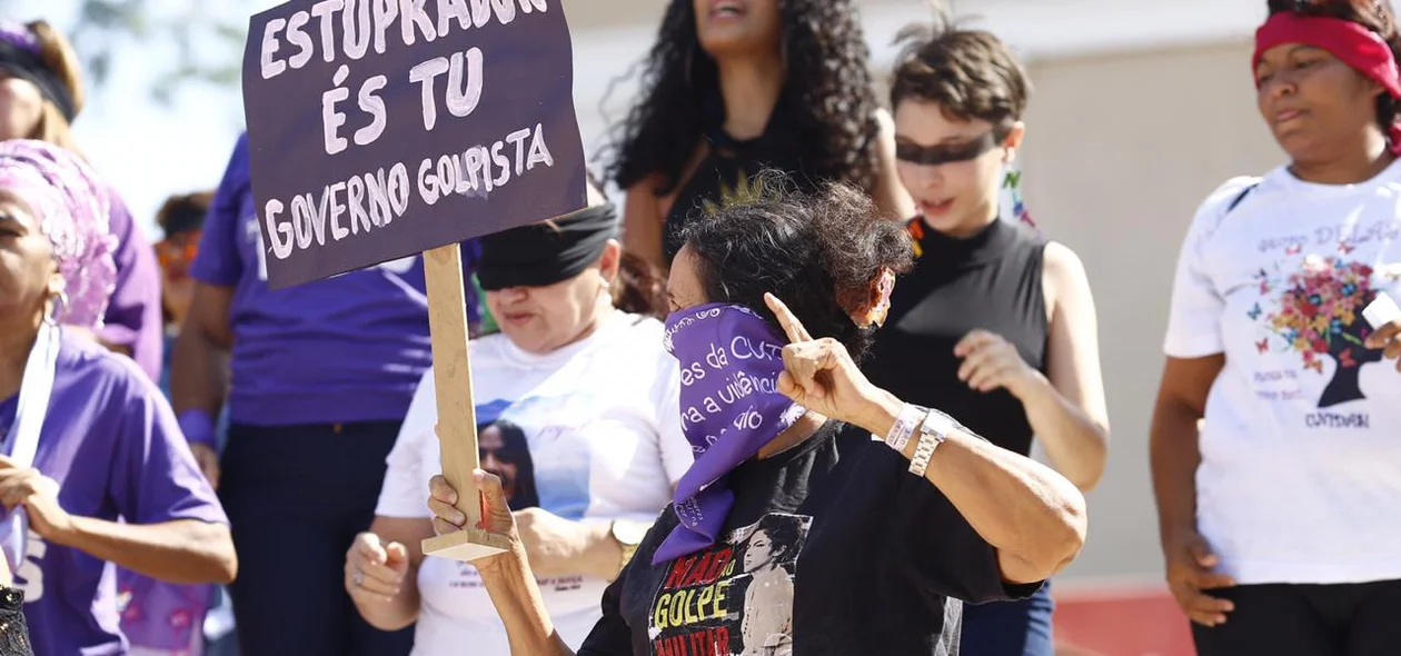 Mulher protesta