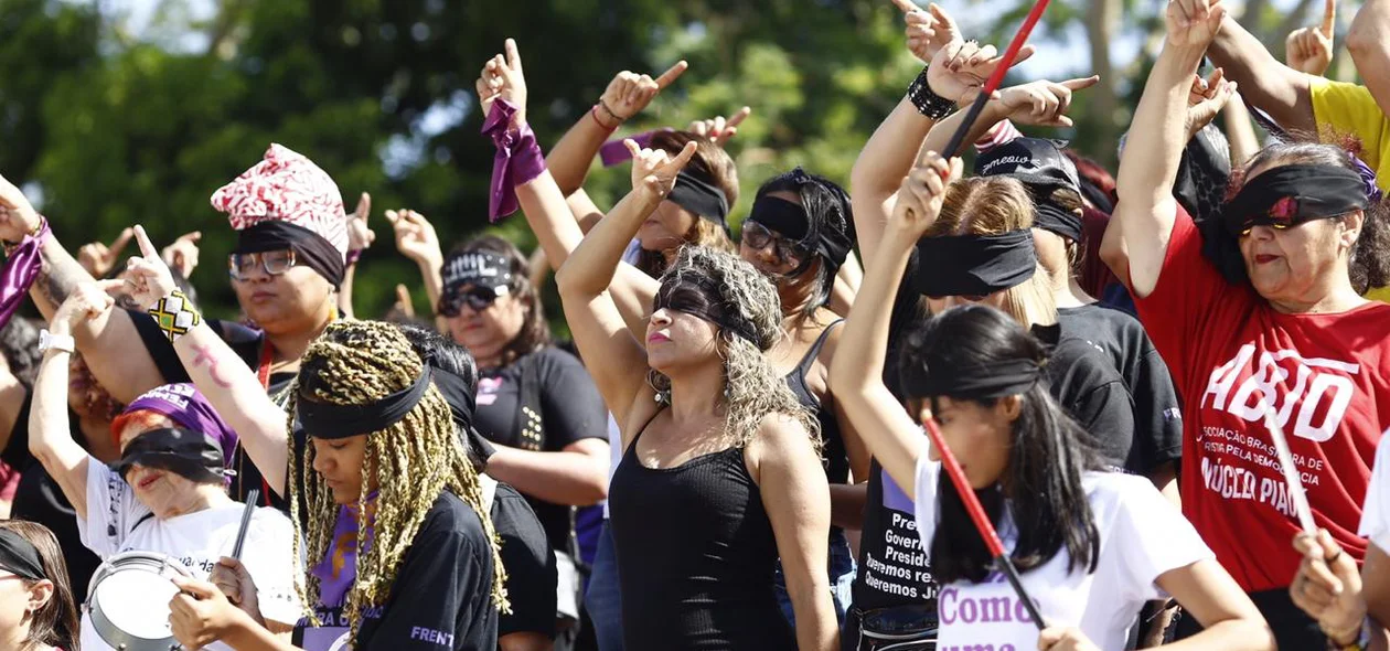 Mulheres dizem não a violência contra as mulheres