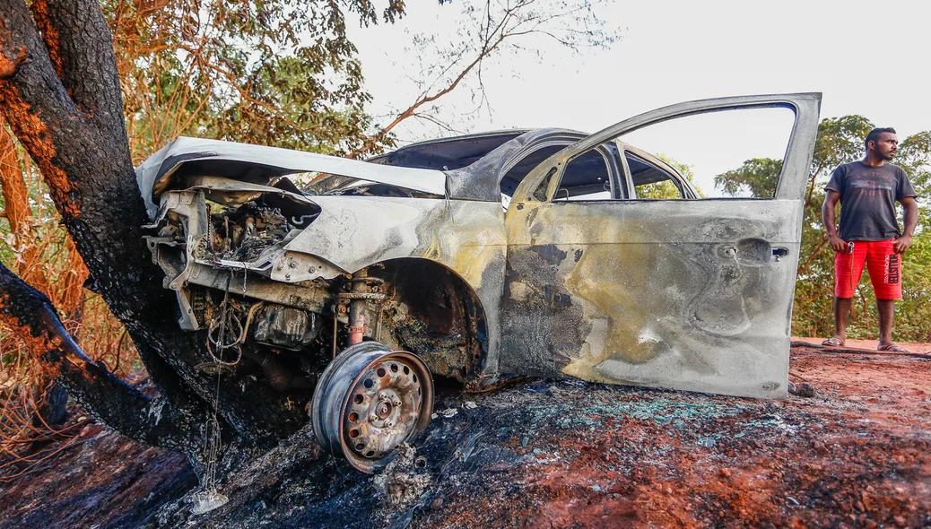Carro pegou fogo