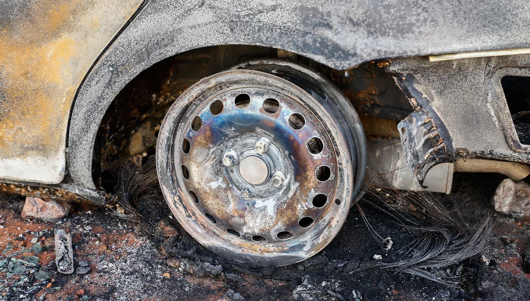 Roda ficou destruída