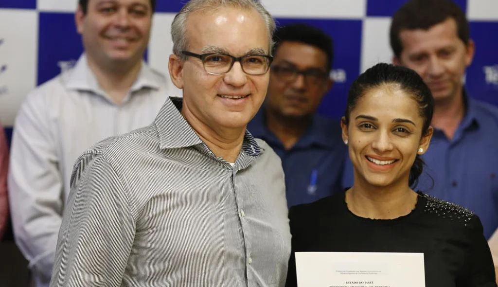Prefeito assina progressão funcional de Agentes Comunitários e de Endemias nesta quinta 