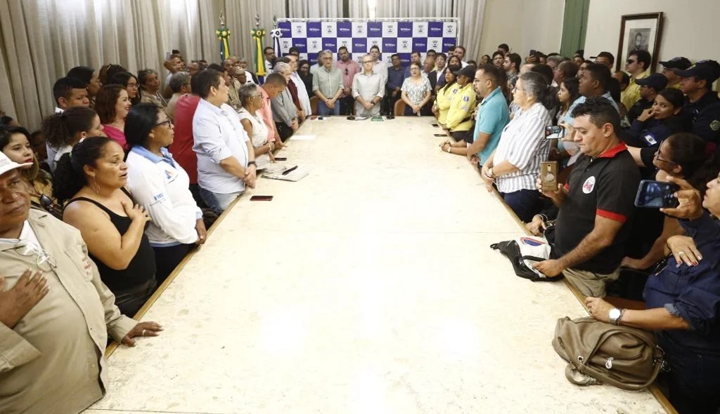 Solenidade aconteceu no Palácio da Cidade 
