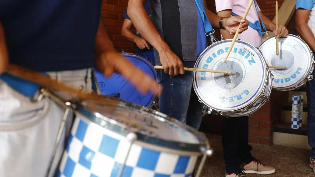 Escola de samba Ziriguidum faz homenagem a Fernando Monteiro