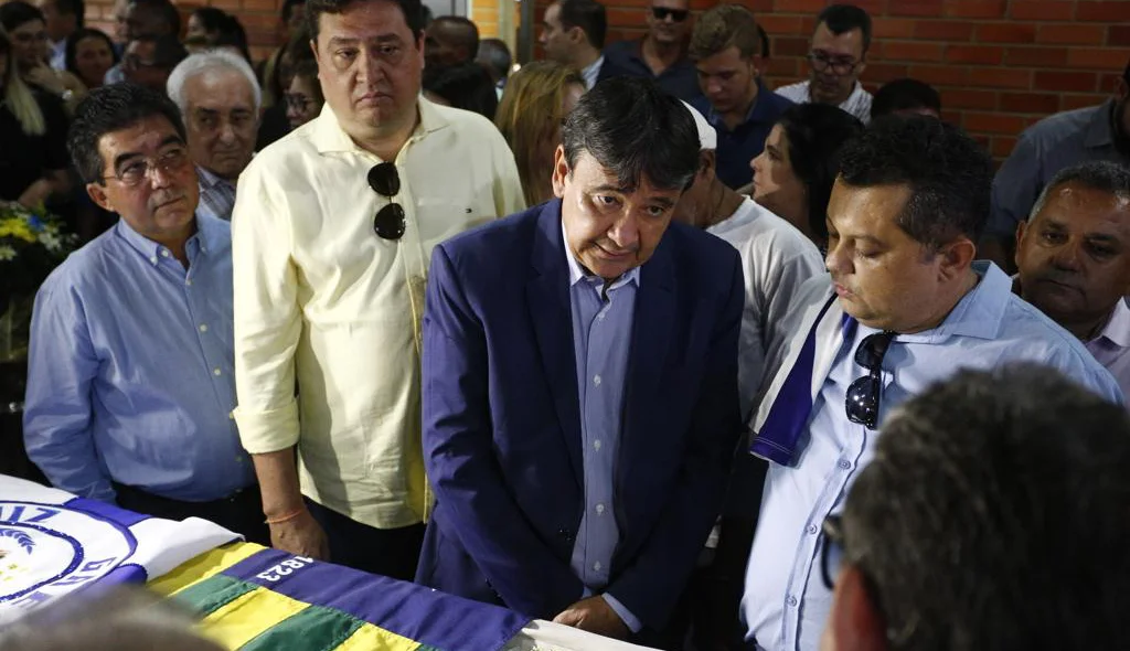 Wellington Dias no velório de Fernando Monteiro