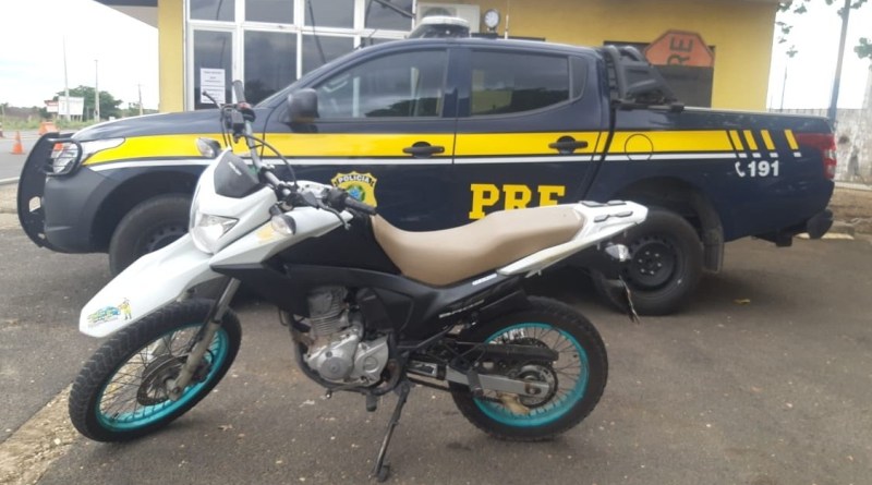 Motocicleta recuperada pela PRF na BR 343
