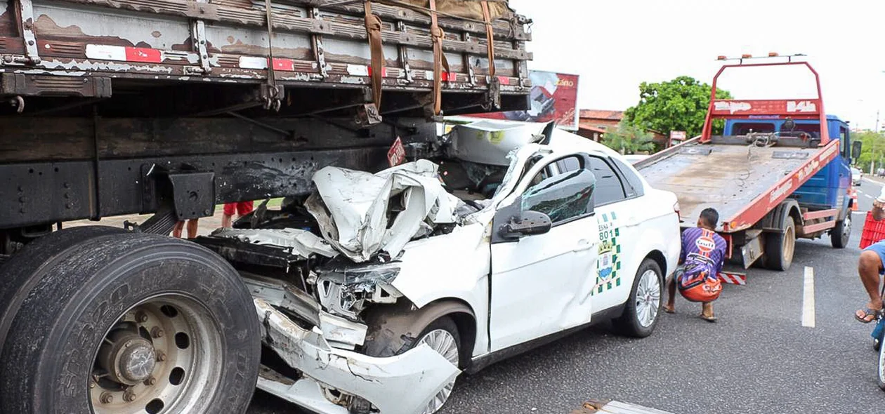 O acidente aconteceu na Avenida Marechal Castelo Branco