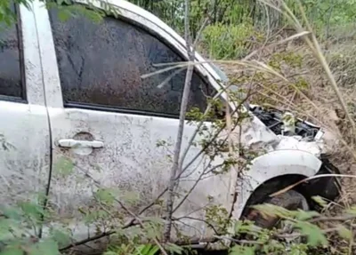 Caminhonete que capotou na BR 135 em Corrente