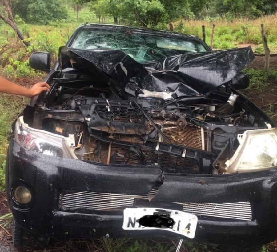 Carro do cantor Jonas Filho