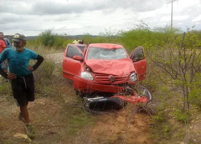 Colisão entre motocicleta e carro na PI 142