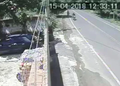 Momento em que vítima é esfaqueada