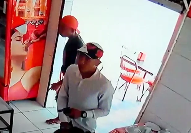 Bandidos assaltam padaria em Teresina 