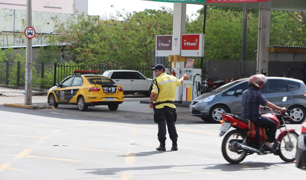 Agentes da Strans permaneceram no local até o restabelecimento da energia