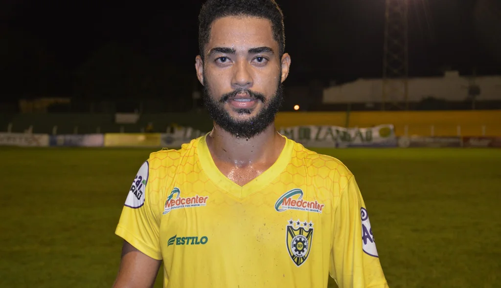 Alan foi o autor do terceiro gol do Picos