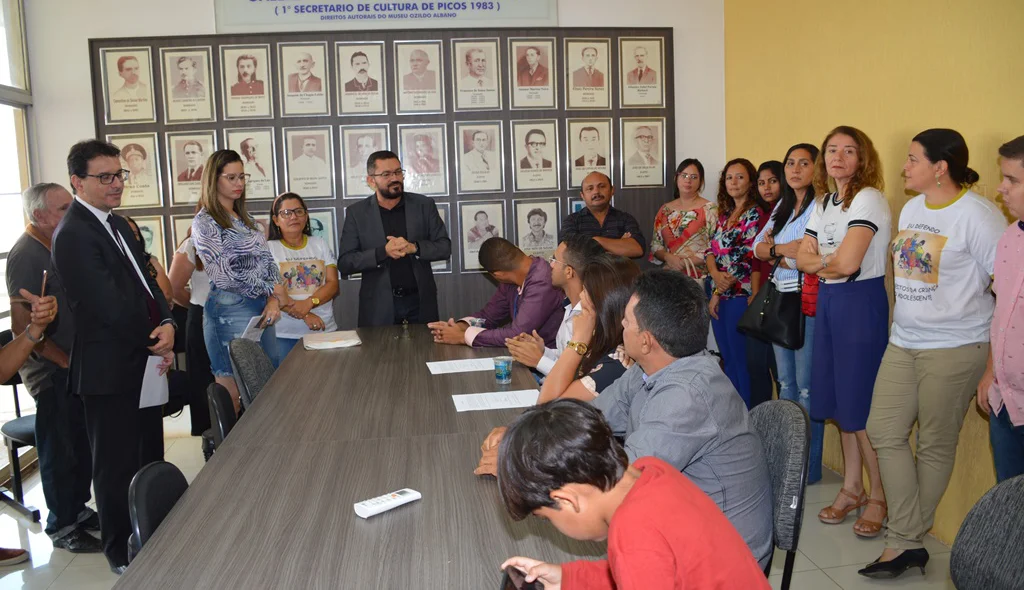 Padre Walmir dá as boas vindas aos novos conselheiros