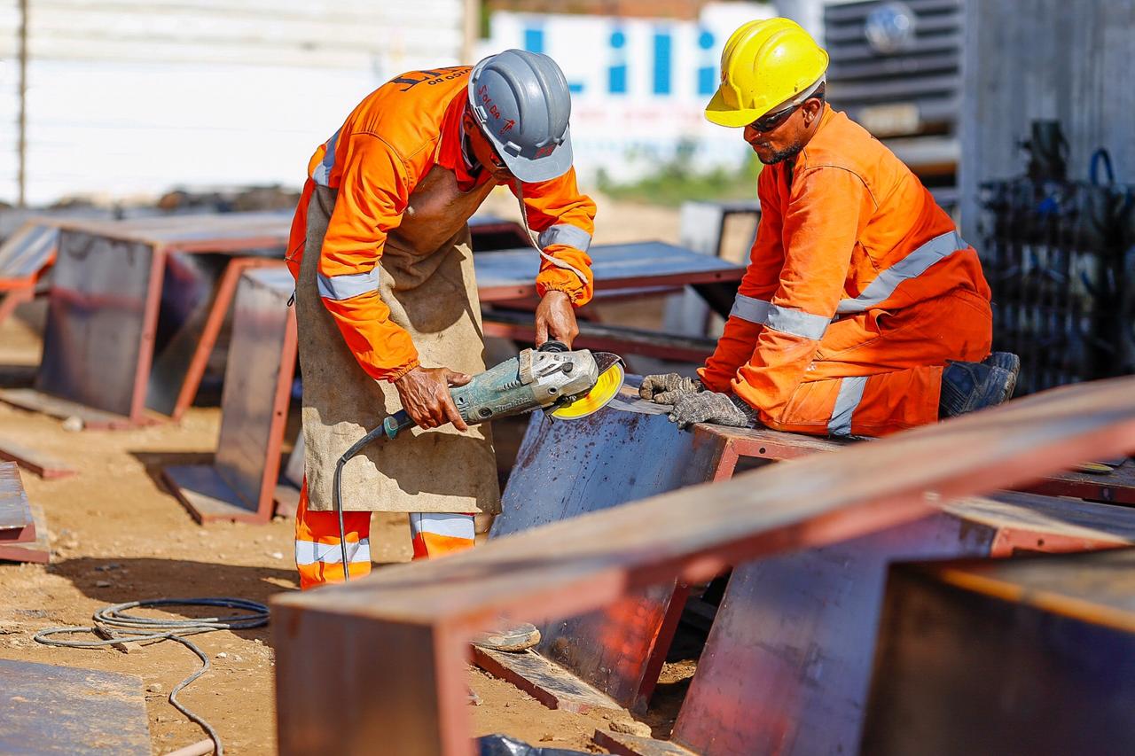 Trabalhadores do setor da construção civil