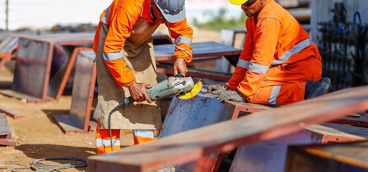 Trabalhadores do setor da construção civil