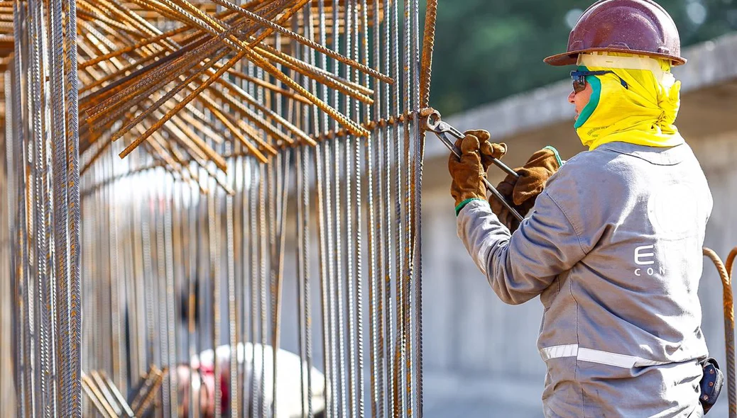 Tralhador da construção civil