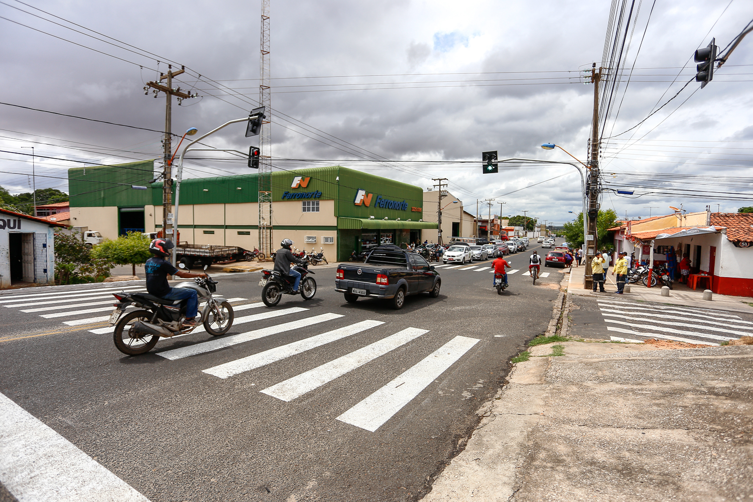 Implantação de semáforo na Avenida União