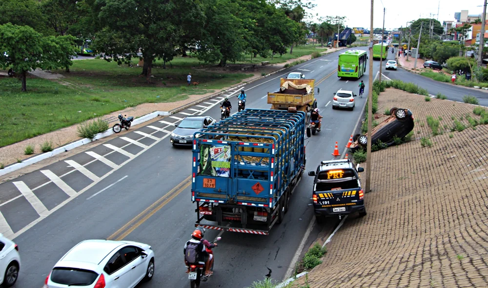 A BR 343 ficou parcialmente interditada