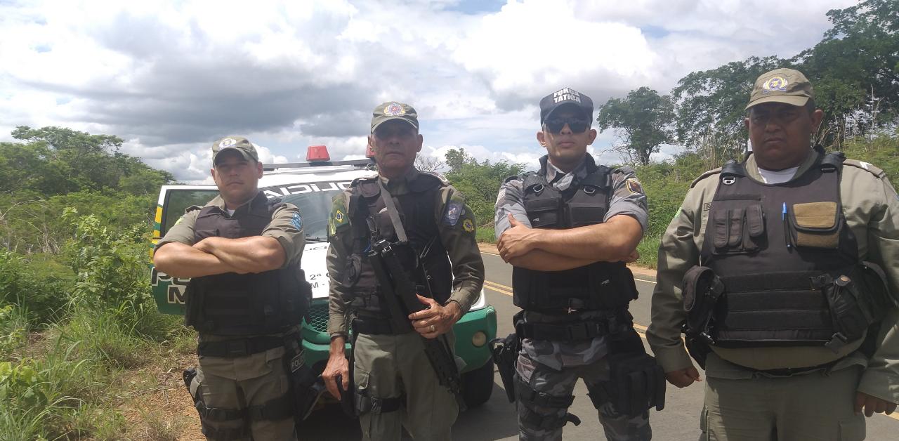 Policiais que realizaram a prisão do acusado