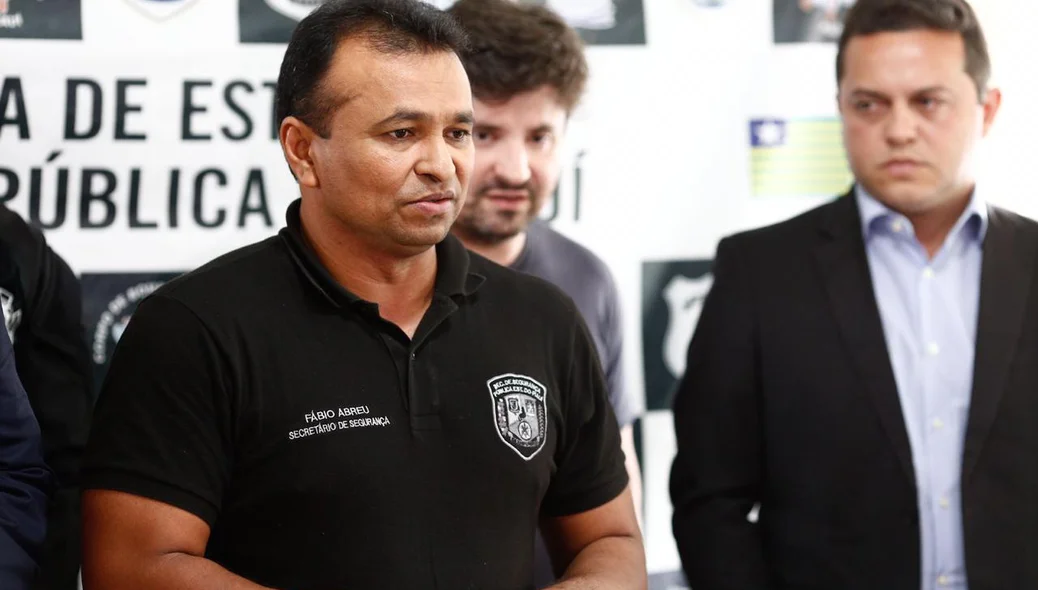 Secretário Fábio Abreu durante coletiva de imprensa da Operação Codinomes