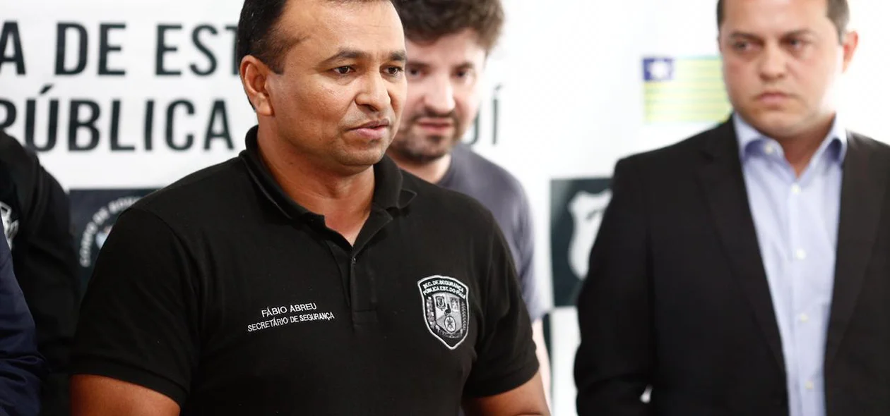Secretário Fábio Abreu durante coletiva de imprensa da Operação Codinomes