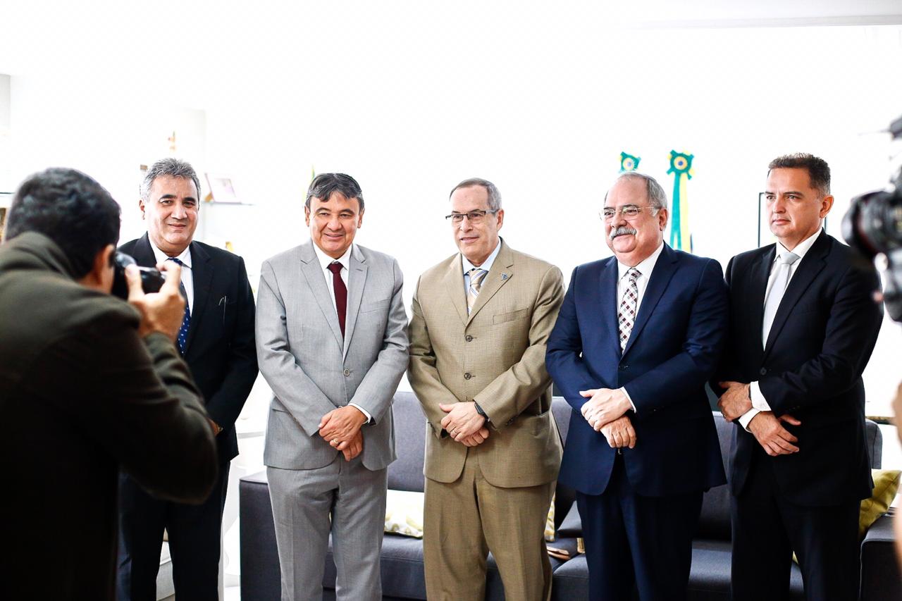 Wellington Dias e membros do Governo se reúnem com o diretor nacional da ANP, Décio Oddone
