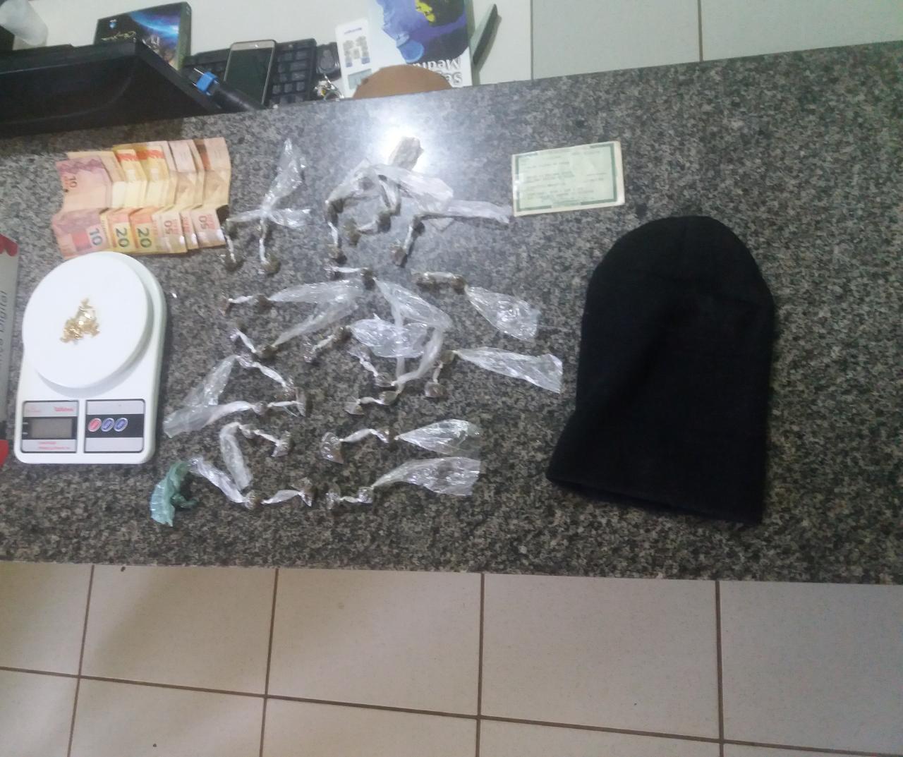 Objetos encontrados na casa do acusado