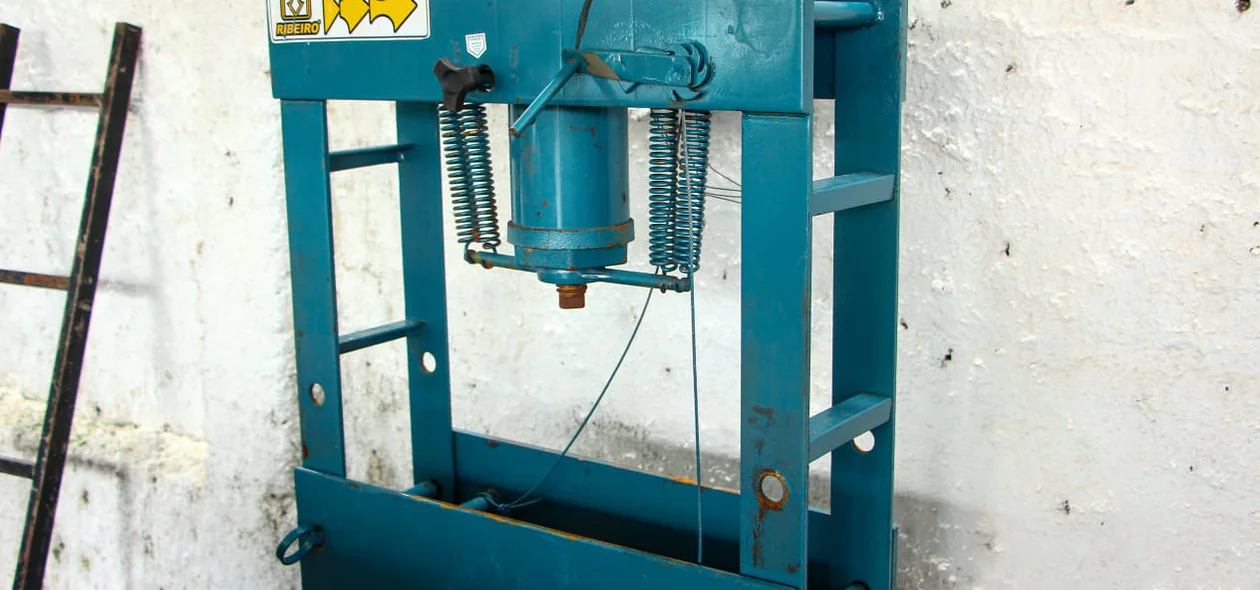 Prensa era usada para compactar drogas 