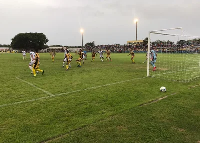 Partida entre Altos e Timon, no Felipão
