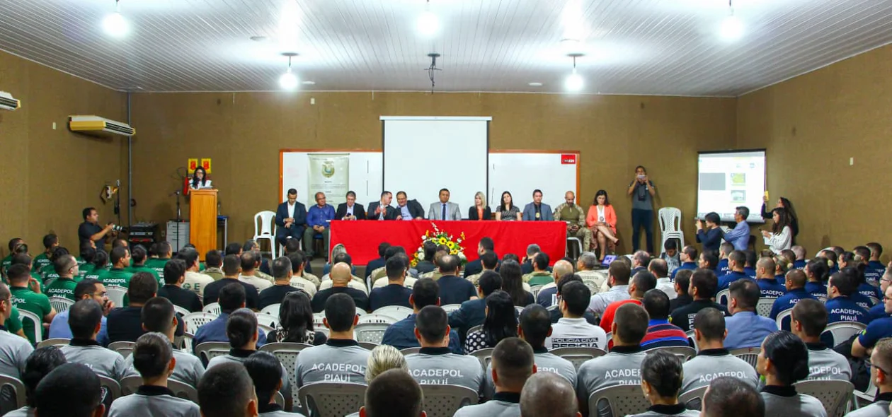 Secretário Fábio Abreu dá início a curso de formação de policiais civis na Acadepol