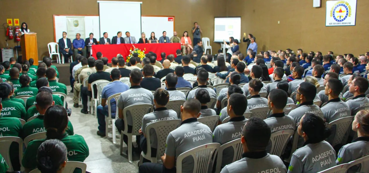 Solenidade de início do curso de formação da Polícia Civil na Acadepol
