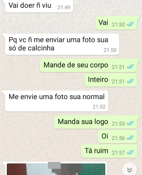 O acusado manda foto dele para o celular da vítima 